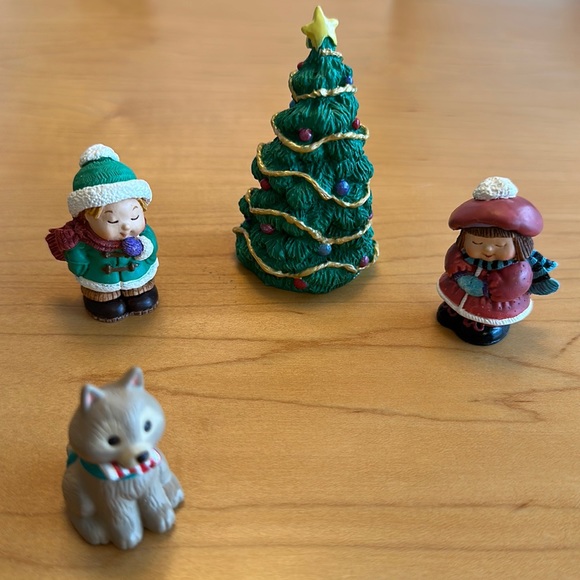 Merry Miniatures by Hallmark lot. Christmas. Mint condition. - Picture 1 of 5